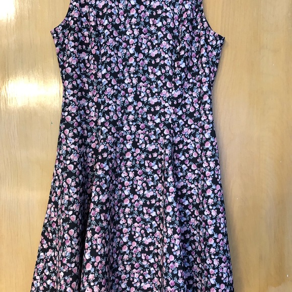 H&M Ditsy Floral Fit & Flare Skater Dress - Picture 3 of 6